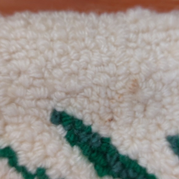 Vintage handmade hooked rug - Picture 2 of 2